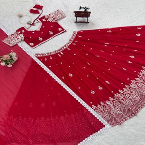 Conjunto Étnico VASTRA COTTAGE de Lehenga Choli y Dupatta de Georgette Sintética con Bordado de Hilo y Lentejuelas, Diseño Elegante para Bodas y Festividades - Product Image 5