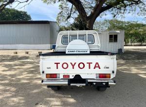 Toyota Land Cruiser 79 2.8 - Product Image 3