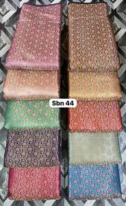 Tela brocada de alta calidad para vestido de moda de lujo y tapicería de boda colores vibrantes personalizados al por mayor hecho en India 100% - Product Image 4