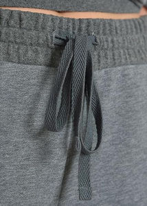 ชุดเสื้อผ้าผู้หญิงสำหรับฤดูใบไม้ร่วงปี 2026 ชุดเซ็ต 2 ชิ้น เสื้อฮู้ดดี้และกางเกงจ็อกเกอร์สำหรับผู้หญิงไซส์พลัส ชุดวอร์มพร้อมโลโก้สั่งทำ - Product Image 4