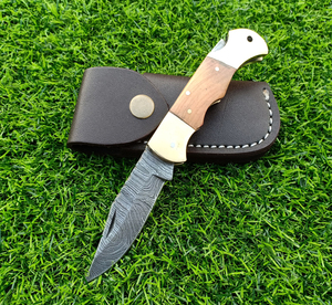 Couteau de poche pliant en acier damas fait à la main Razor-Sharp Edge Quality Handcrafted Everyday Carry for Camping OEM Customization - Product Image 1
