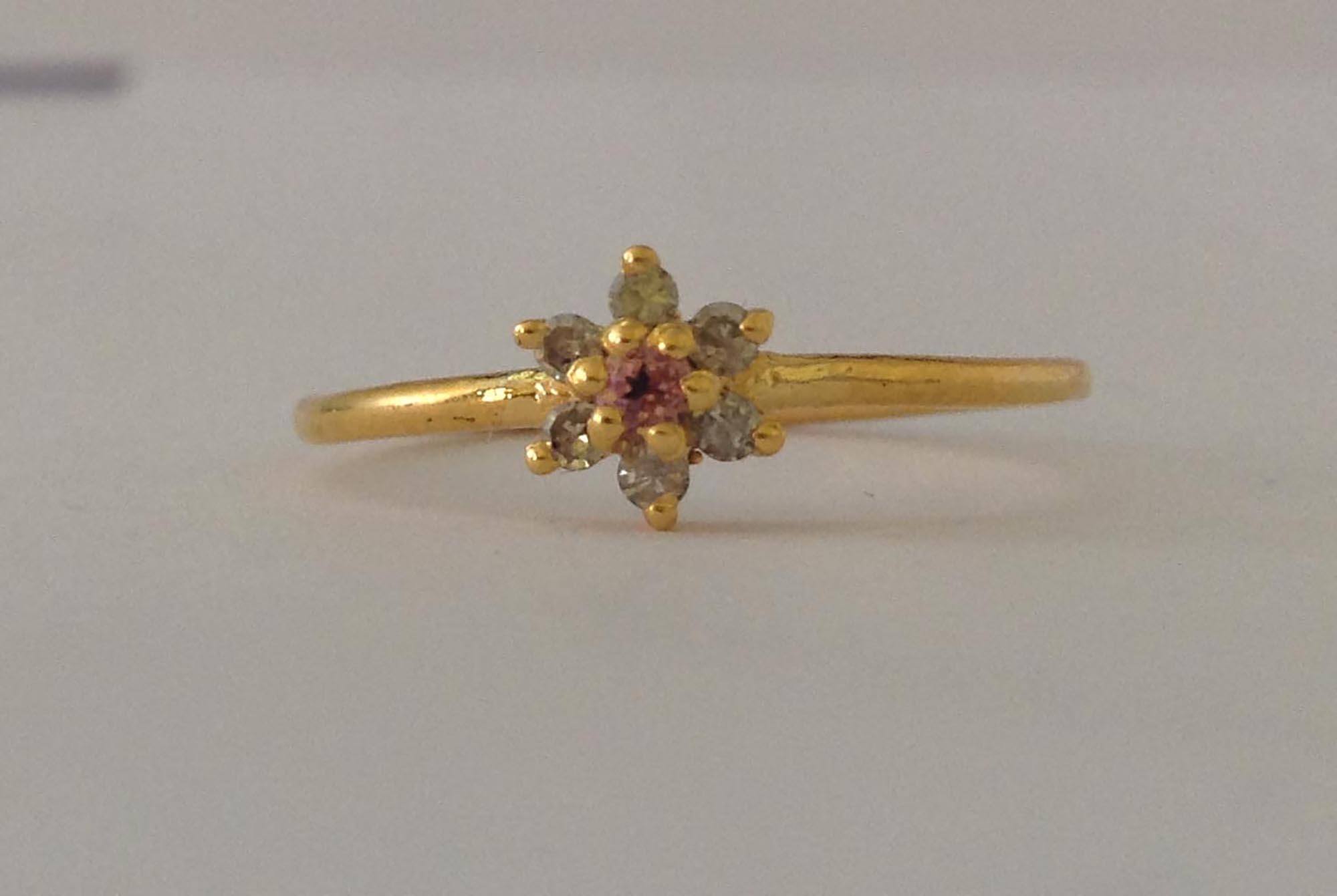 สีเหลือง