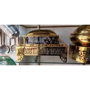 Plat à chafing décoratif en acier laqué laiton antique avec impression en gravure et couvercle pour service de buffet - Product Image 6