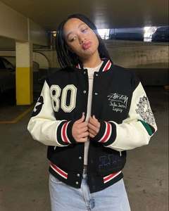 Veste universitaire en laine Melton de style High Street pour femmes avec manches en cuir Veste Letterman en gros pour hommes - Product Image 3