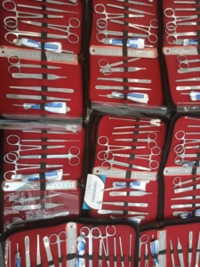 KIT d'instruments dentaires vétérinaires de MICRO chirurgie mineure pour étudiants, 69 pièces - Product Image 4