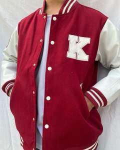 แจ็กเก็ตผ้ากำมะหยี่ปักลายสำหรับสตรีทแวร์เสื้อแฟชั่นเสื้อครอปตามสั่งโลโก้ออกแบบได้ตามต้องการ - Product Image 1