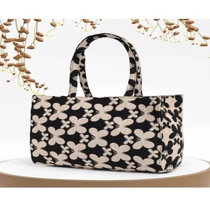 Sacs de chemises pour femmes en tissu jacquard tissé lourd et respirant personnalisé Textile de maison teint en fil motif papillon tricoté en chaîne - Product Image 1