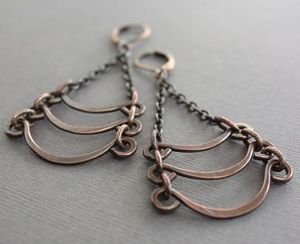 Hermosos pendientes de cobre hechos a mano con esmalte antiguo adecuados para eventos culturales, regalos y estilo étnico - Product Image 5