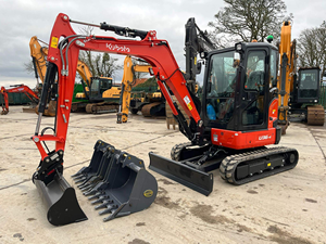 Mini-excavatrice sur chenilles Kubota U36-4, excavatrice compacte de 1,7 tonne avec pince hydraulique pour travaux agricoles et de construction - Product Image 3