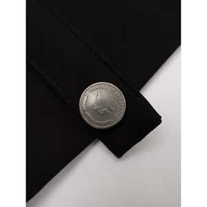 เสื้อโค้ชแบบเรียบสีพื้น ไซส์ XL พร้อมโลโก้แบบกำหนดเอง ผลิตจากผ้าโพลีเอสเตอร์ถัก ตกแต่งด้วยกระดุมและลายปัก เหมาะสำหรับการออกกำลังกาย - Product Image 1