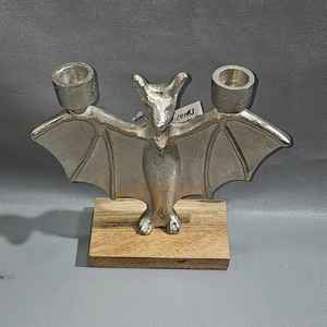 Soporte de luz de té de aluminio hecho a mano decorativo de Halloween del fabricante indio, Base de madera con forma de Batman, tarros de velas para decoración del hogar - Product Image 2