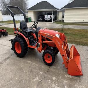 Used Kubota B2320 Tractor 4WD 90HP with Pump and Engine <b>Agricultural</b> <b>Equipment</b> For Sale In Excellent Condition In Stock - Product Image 6
