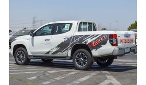 L200 Usada 2023-2024, Tracción en las Cuatro Ruedas, Volante a la Izquierda, Diésel, Asientos de Cuero, ACC, Automática, 6 Cilindros, SUV, Neumáticos R18, Cámara de 360°, Luces LED - Product Image 2