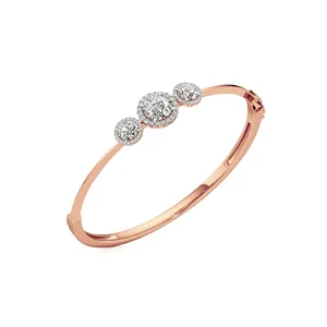 Bracelet rigide ovale élégant avec diamants - Touche sophistiquée - Product Image 2
