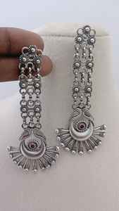 Juego de pendientes oxidados Peacocok Tribal Grace hechos a mano en un llamativo acabado plateado antiguo Fundición de metal de latón pesado - Product Image 4