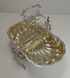 Plaque d'argent victorienne pliante chauffe-biscuits Double boîte à clapet Vintage Dessert serveur Caddy orné gravé métal décor - Product Image 6