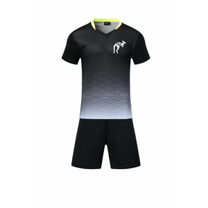 Uniforme de football Best-seller Uniforme football Logo personnalisé Ensemble grande taille respirant unisexe pour les sports d'été - Product Image 1