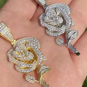 Colgante Moderno y Único, Forma Redonda Exagerada, Completamente Cubierto de Circonitas, Colgante Hip Hop Personalizado de Plata de Ley para Raperos, de Proveedor Indio - Product Image 1