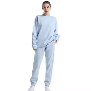 Ensemble de survêtement d'hiver confortable pour femmes, exportateur personnalisé, Pakistan, Outfitize International - Product Image 4