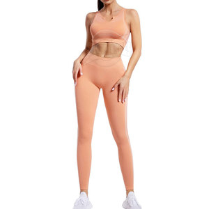 Ensemble de yoga fitness grande taille de meilleure qualité pour femmes, leggings de couleur unie fabriqués au Pakistan, nouveau design, matériau haut à l'eau - Product Image 1