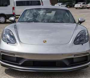 Excelente durabilidad 2024 P o r s c h e 718 Cayman GTS 4,0 1.600 Millas, Manual de 6 velocidades, 394-HP Flat-6 - Product Image 1