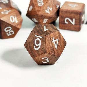 Dados poliédricos de madera tallados con números, juego de siete, ¡en oferta! - Product Image 5
