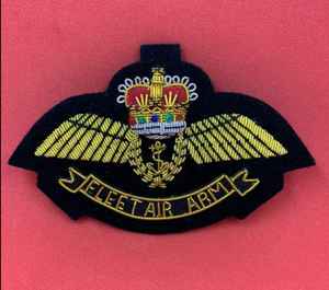 ป้ายผ้าปักด้วยมือ งานสั่งทำพิเศษ ด้วยด้ายทอง บนผ้าแคนวาส ขายส่ง สำหรับเครื่องแบบ ป้ายตราสัญลักษณ์รูปมงกุฎ ปัก 3 มิติ รูปทรงตามสั่ง - Product Image 1