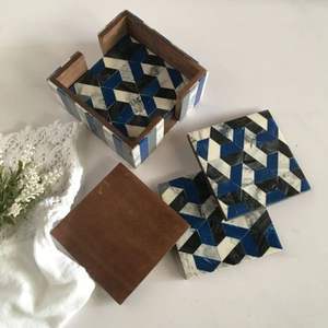Juego de Posavasos Cuadrados con Incrustaciones de Hueso, Diseño Geométrico Clásico, Decoración de Mesa Ecológica Hecha a Mano de Primera Calidad para Té y Café - Product Image 1