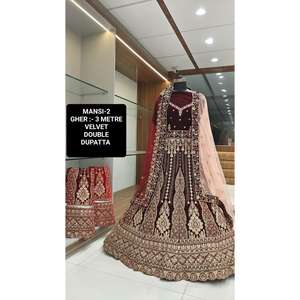 Trabajo de bordado Lehenga Choli de terciopelo Premium para bodas y ropa festiva a precios asequibles de Indian Suppler - Product Image 5