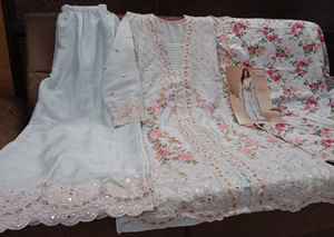 Costume indien traditionnel Salwar Kameez avec broderie lourde et design élégant pour les vêtements de mariage disponibles au meilleur prix - Product Image 5