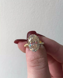 Anillo de Compromiso de Plata de Ley 925 con Moissanita de Corte Ovalado de 7 Quilates, Engaste de Halo Oculto, Estilo Moderno y Lujoso, Sin Color, para Mujer - Product Image 2