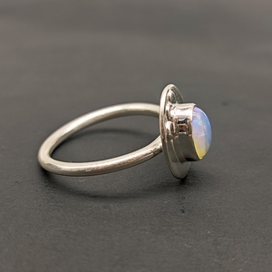 Bague en opale éthiopienne naturelle Bijoux fins Bague en argent sterling 925 Bague de conception moderne pour femme Bague cadeau de mariage - Product Image 4