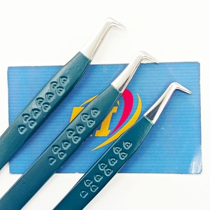 แหนบต่อขนตาสแตนเลสแบบปรับสีได้ ด้ามจับรูปหัวใจ ป้องกันไฟฟ้าสถิต ความแม่นยำสูง สำหรับต่อขนตาแบบเมกะวอลุ่ม คลาสสิค 90 องศา - Product Image 4