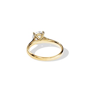 แหวนเพชรทรงกลมคลาสสิกแบบเม็ดเดี่ยว ผลิตในห้องปฏิบัติการ ตัวเรือนทองคำ 14K สีโรสโกลด์ / สีเหลือง และสีขาว - Product Image 2