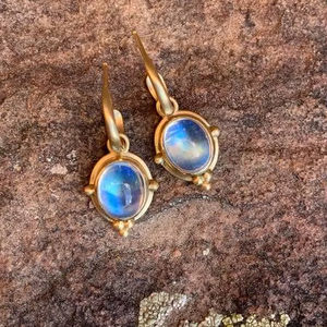 Pendientes Colgantes de Latón Chapado en Oro de 24K Hechos a Mano para Mujer, Estilo Elegante con Piedra Labradorita, Joyería de Verano para Esposas - Product Image 1