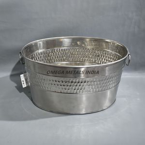 Refroidisseur de vin en acier inoxydable à finition martelée Seau à glace polyvalent et élégant pour les fêtes, les barbecues et les occasions spéciales - Product Image 2