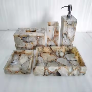 Ensemble de salle de bain en résine stylisé organisateur de coiffeuse de luxe porte-savon porte-brosse à dents plateau de gobelet fait à la main essentiel moderne - Product Image 6