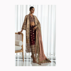 Dernier velours lourd pakistanais de couleur rouge royale avec travail de broderie de codage et travail de pierre vêtements de mariage spéciaux lehenga de mariée - Product Image 2