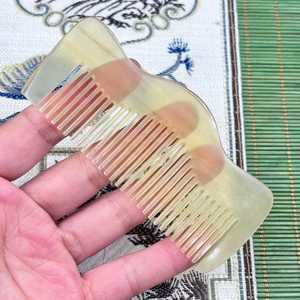 Peine de Pelo de Cuerno Orgánico Puro, Hecho a Mano, Duradero, Estilo Amor, Suave y Pulido, Anti-Frizz para el Cuidado Diario del Cabello - Product Image 1