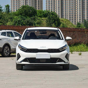 Accesorios para Sedán 2023 de 4 Puertas y 5 Asientos, Volante de Fibra de Carbono con Velocidad Máxima de 180 km/h - Product Image 1