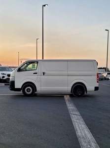 Nueva Toyota Hiace 2026 con Techo Estándar, Motor Diésel 2.7L, Emisión Euro 6, Transmisión Manual, 11-20 Asientos, Volante a la Izquierda - Product Image 4