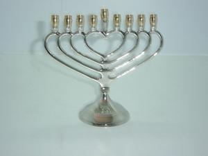 Portavelas de Menorah de calidad premium decorativo en relieve de latón macizo, candelabro de aspecto increíble de diseñador de alta calidad - Product Image 4