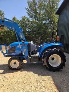 Tractor Usado LS Xr 3135 H 35HP 4x4 para Uso Agrícola con Cargador Frontal y Pala - Product Image 3
