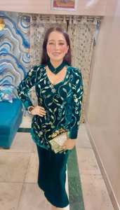 DESIGNER PARTY WEAR TOP DE TERCIOPELO VISCOSA PESADA CON PENT - Product Image 3