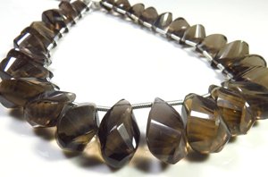 Cuentas de Cuarzo Ahumado Marrón Natural, Hilo de 9 Pulgadas, 28 Piezas, 10-16mm, Corte Facetado, Forma de Lágrima Retorcida, Cuentas de Briolette para DIY - Product Image 4