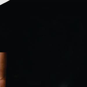 T-shirts graphiques pour hommes en coton lourd 210 GSM, coupe oversize à épaules tombantes, manches courtes, style streetwear vintage, poignets retroussés, personnalisables - Product Image 4