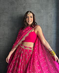 ชุดเล่นวิวาห์ผ้าบางเนื้อนิ่มสำหรับใส่ไปงานปาร์ตี้ดีไซน์ใหม่พร้อมงานปักและ Sequnce - Product Image 4