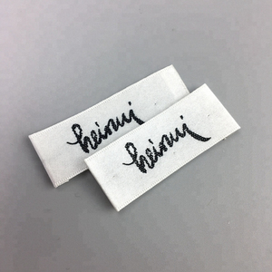 Vêtements Satin cou étiquette personnalisé t-shirt damassé taille étiquettes vêtements coupe droite couture sur étiquettes tissées pour vêtements - Product Image 5