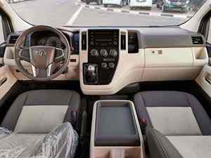 Toyota Hiace 2022 d'occasion abordable, fourgonnette à toit surélevé, automatique, conduite à gauche, turbo diesel, sièges en cuir R18, toit ouvrant, intérieur sombre - Product Image 2