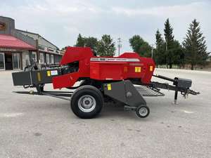 เครื่องอัดฟางสี่เหลี่ยมขนาดเล็ก Massey Ferguson 1842S มือสอง สภาพดี สำหรับเก็บเกี่ยวฝ้าย ข้าวโพด ข้าวสาลี ข้าว ถั่วลิสง มันฝรั่ง พร้อมเครื่องยนต์หลัก - Product Image 3